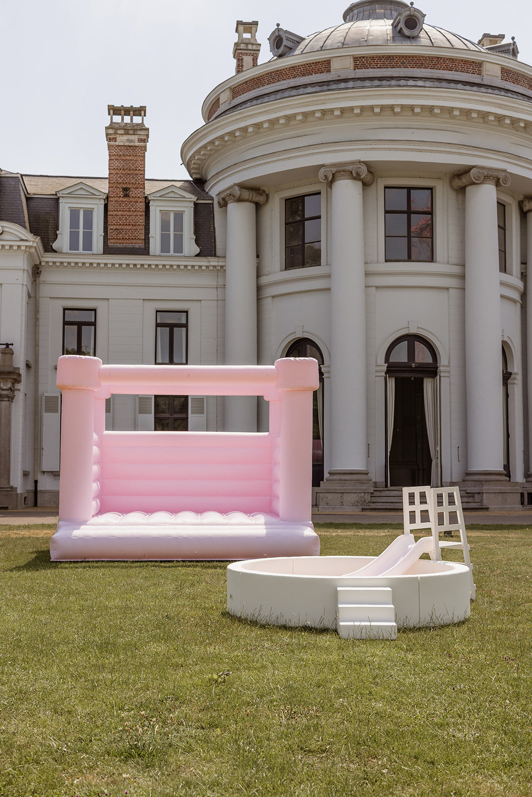 Softplay "Ballenbad" incl. roze springkasteel